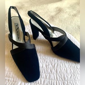 Nina Black Velour slingback, Leather sole, US   size 7, 3 inch heel